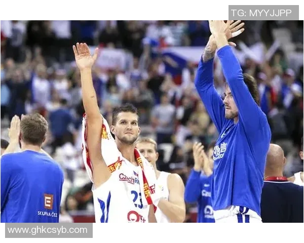 日本队展现顽强斗志逆转捷克队成功赢得比赛